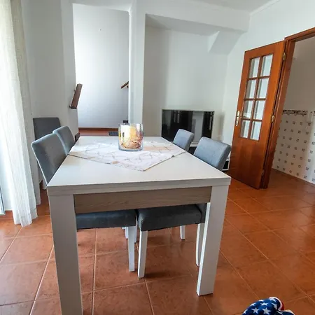 Bayview A Sua Casa à Beira Mar - 20 Mt Da E Da Famosa Bola Nivea Nazaré